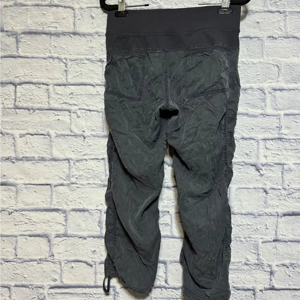 Lululemon cool down tencel ruched cropped pants size 4